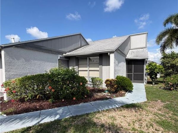 9749 Maplecrest CIR , LEHIGH ACRES, FL 33936