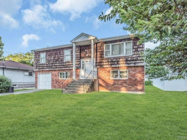 1085 Hempstead Avenue, South Hempstead, NY 11550