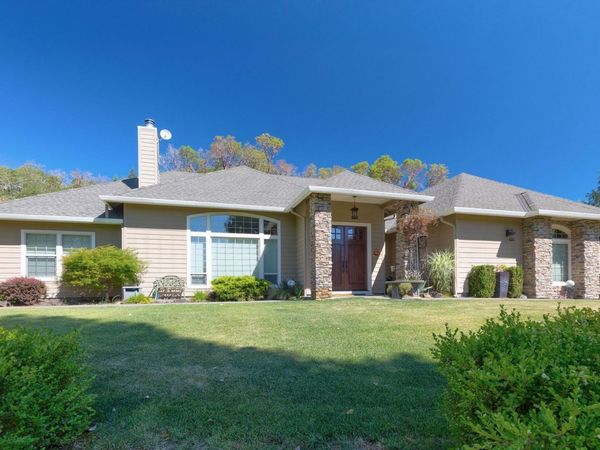 212 Isabella Lane, Grants Pass, OR 97526