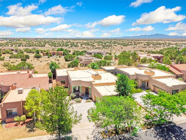 92 Canada del Rancho, Santa Fe, NM 87508