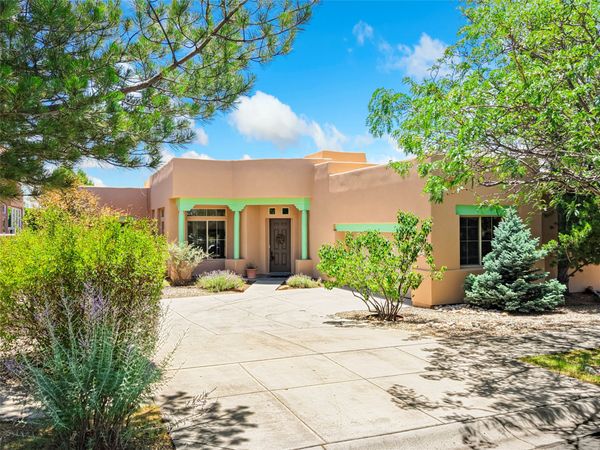 92 Canada del Rancho, Santa Fe, NM 87508