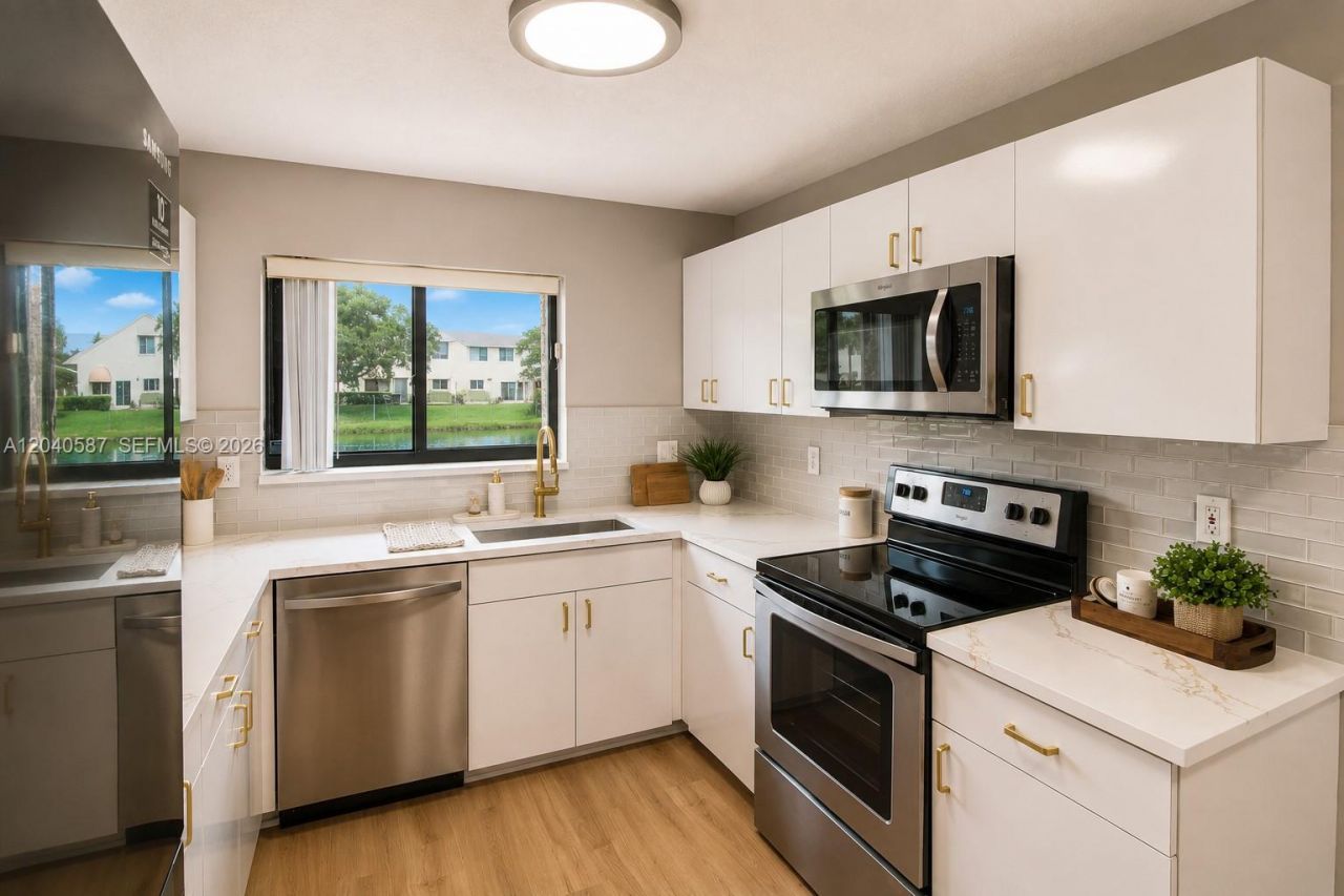 10213 NW 33rd St, Sunrise, FL 33351 Photo