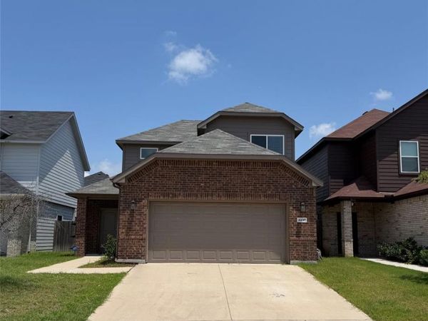 2237 Diamond Drive , Grand Prairie, TX 75051