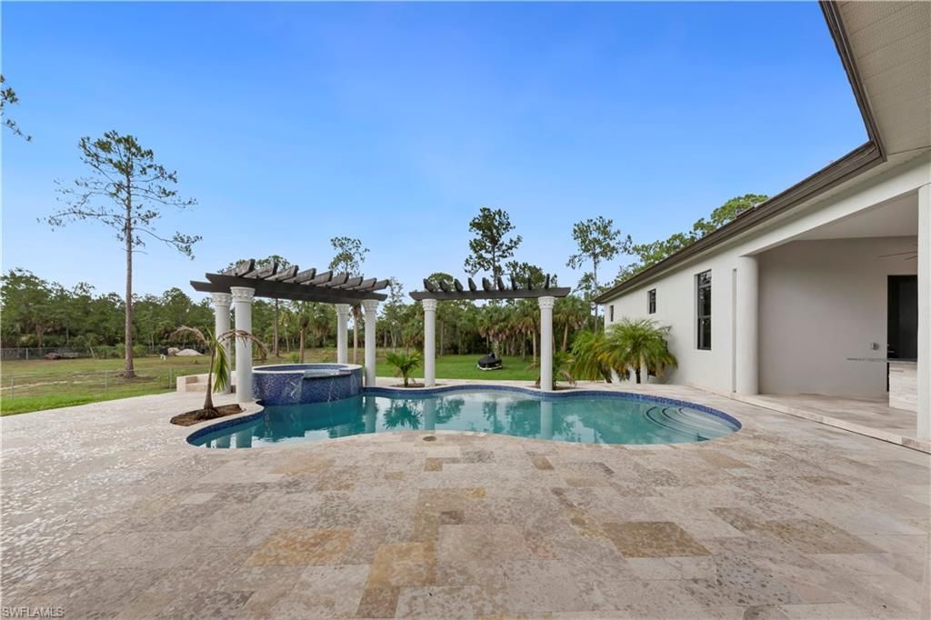 1361 Golden Gate Blvd W, Naples, FL 34120 Photo
