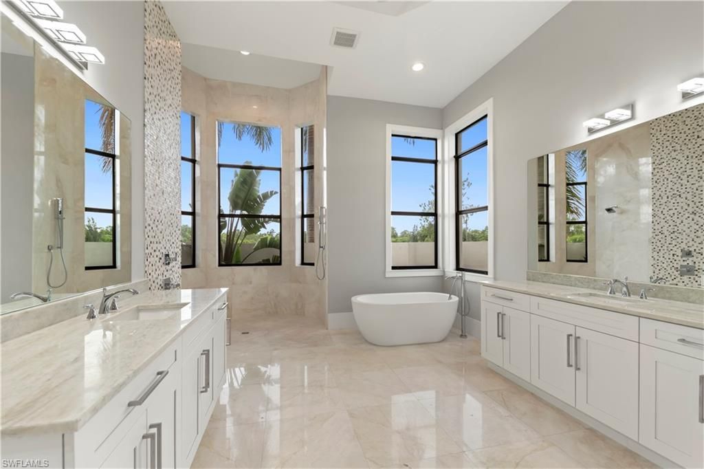 1361 Golden Gate Blvd W, Naples, FL 34120 Photo