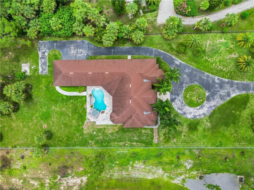 1361 Golden Gate Blvd W, Naples, FL 34120 Photo