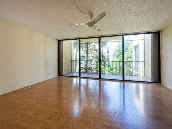 8701 SW 30th Street, Unit 211, Davie, FL 33328
