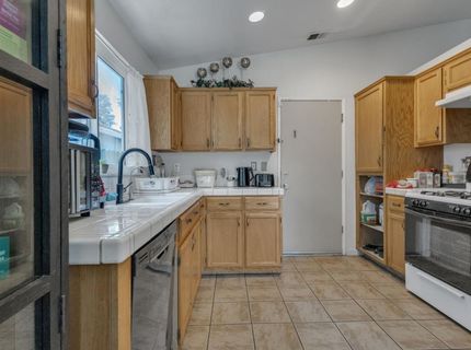 1675 Bonaire Cir, Stockton, CA 95210 Photo