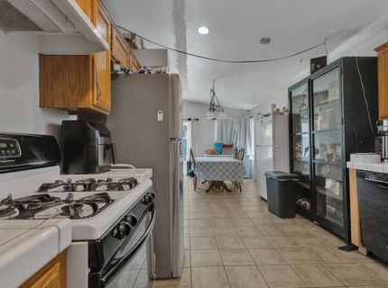1675 Bonaire Cir, Stockton, CA 95210 Photo