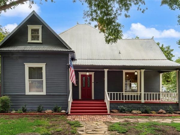 600 wiliams Street , Waxahachie, TX 75165