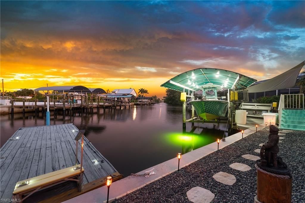 2808 Sanibel Blvd, Saint James City, FL 33956 Photo