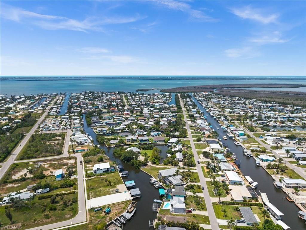 2808 Sanibel Blvd, Saint James City, FL 33956 Photo