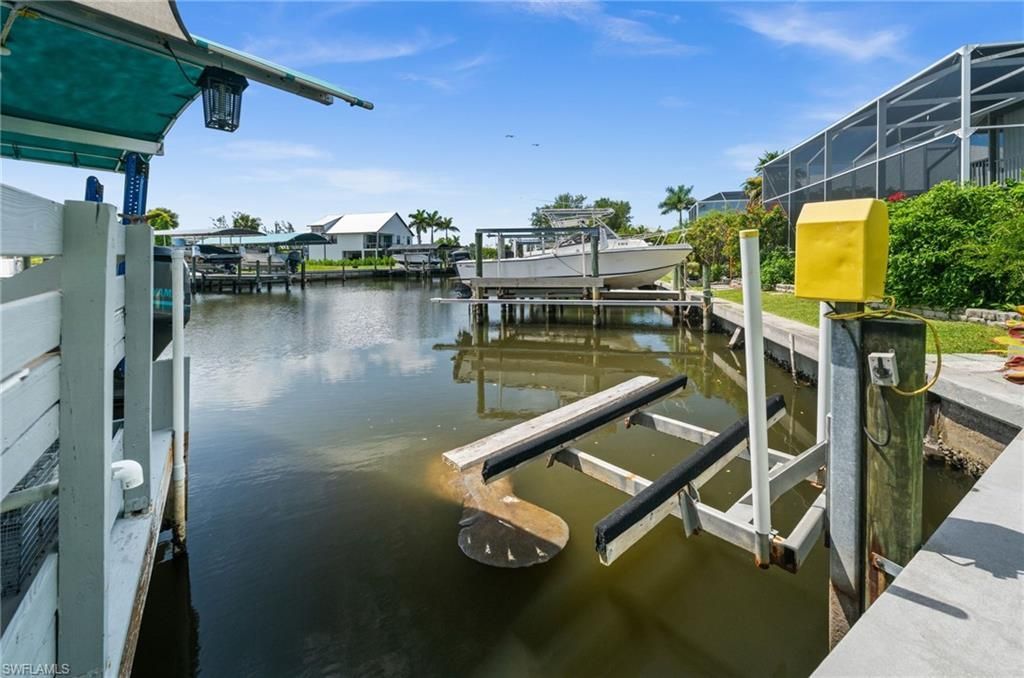 2808 Sanibel Blvd, Saint James City, FL 33956 Photo