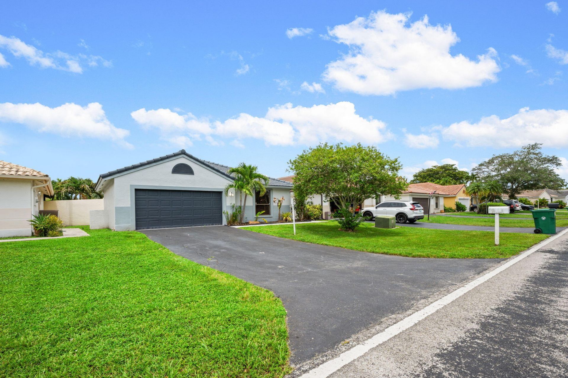 15121 S Waterford Drive, Davie, FL 33331 Photo