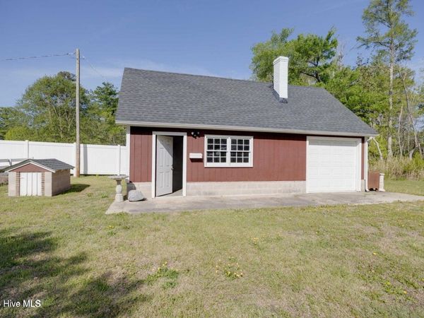 322 1/2 River Road, Washington, NC 27889