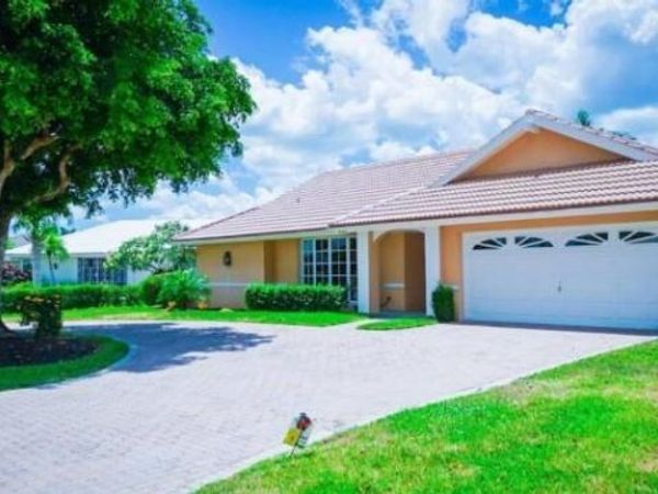 438 Torrey Pines PT , NAPLES, FL 34113