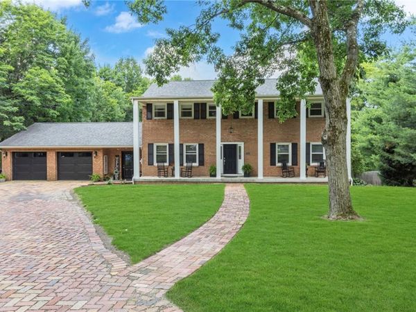 960 Edgewood Road , Beaver Falls, PA 15010