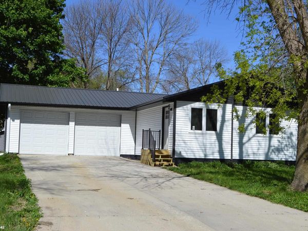 907 5th Avenue NE, Belmond, IA 50421