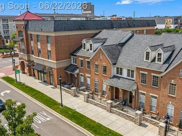 11 N Squirrel Road, Auburn Hills, MI 48326