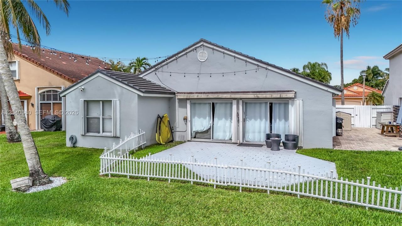 1141 NW 173rd Ave , Pembroke Pines, FL 33029 Photo