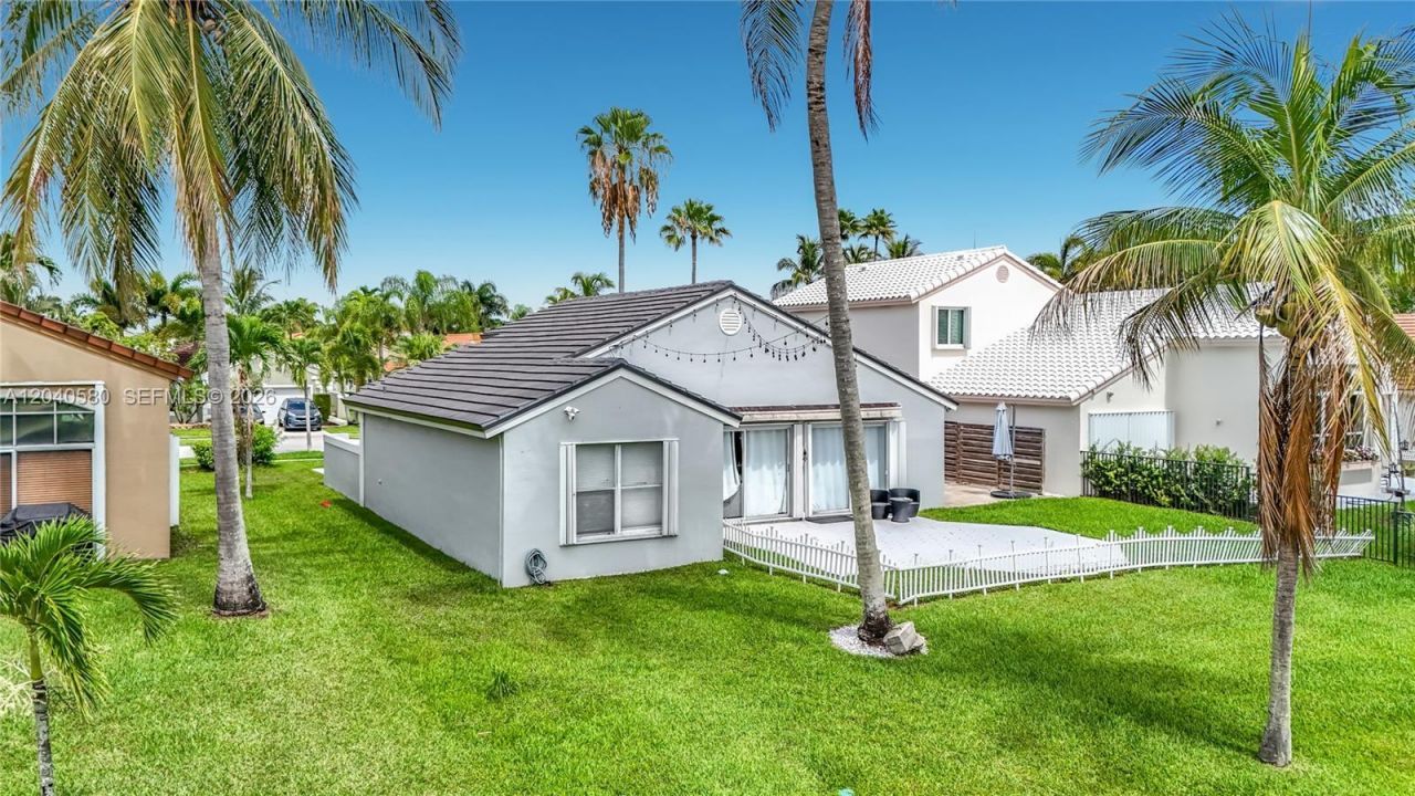 1141 NW 173rd Ave , Pembroke Pines, FL 33029 Photo