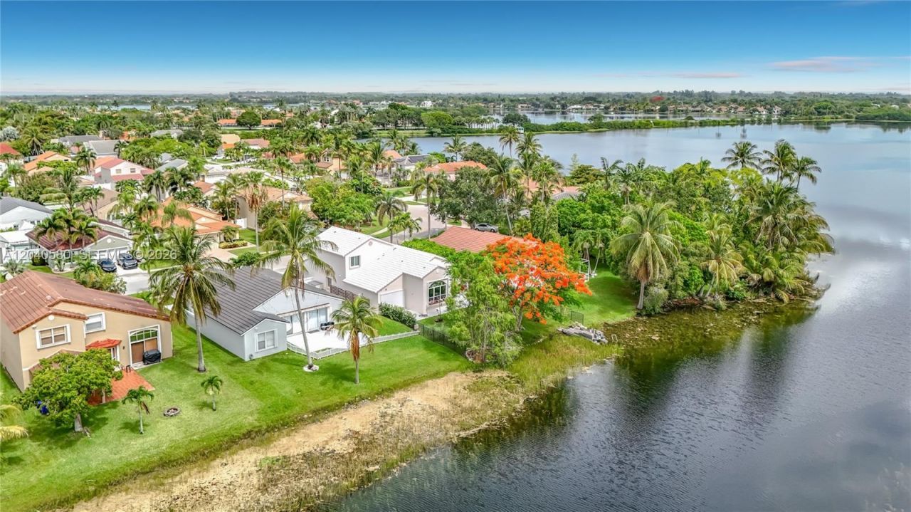 1141 NW 173rd Ave , Pembroke Pines, FL 33029 Photo