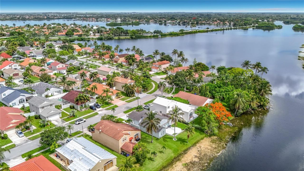 1141 NW 173rd Ave , Pembroke Pines, FL 33029 Photo
