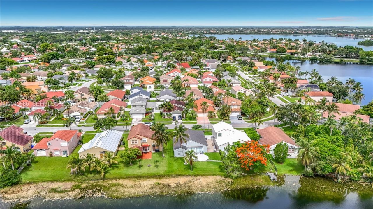 1141 NW 173rd Ave , Pembroke Pines, FL 33029 Photo