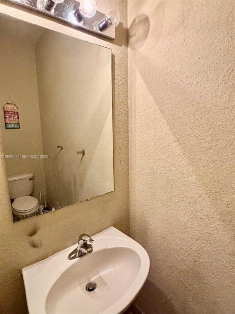 21207 NW 14th Pl, Unit 7-28, Miami Gardens, FL 33169 Photo