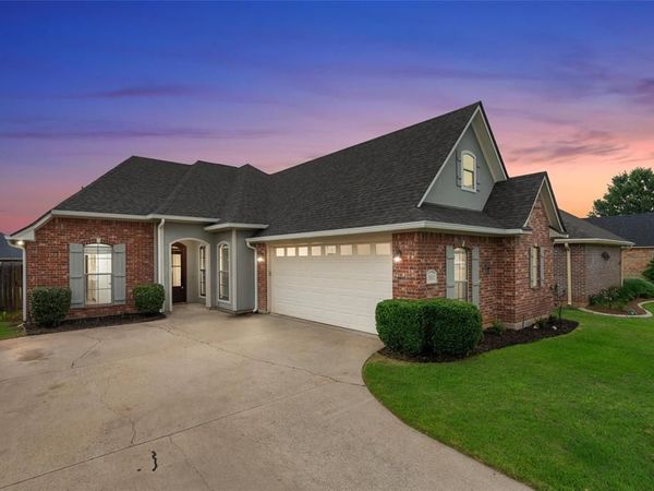 313 Chancellorsville Court, Bossier City, LA 71112