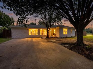 4171 Carolyn Road, Fort Worth, TX 76109