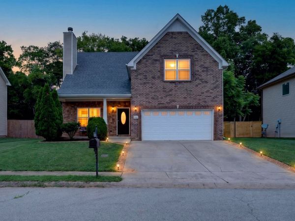 935 Cherry Blossom Ln , Clarksville, TN 37040