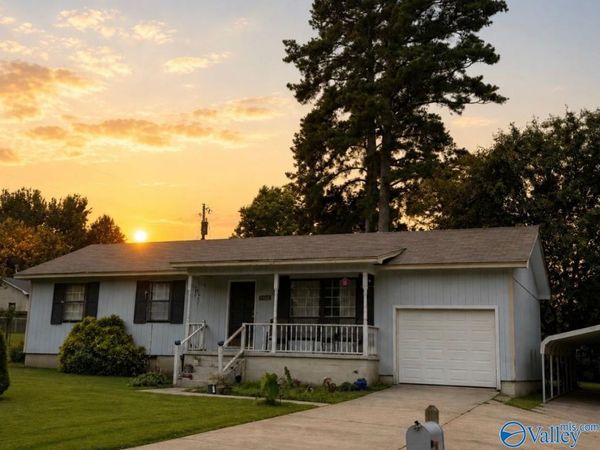 2202 S Bailey Street NW, Hartselle, AL 35640