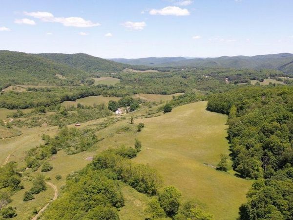 275 Old Us 219 Rd, Buckeye, WV 24924