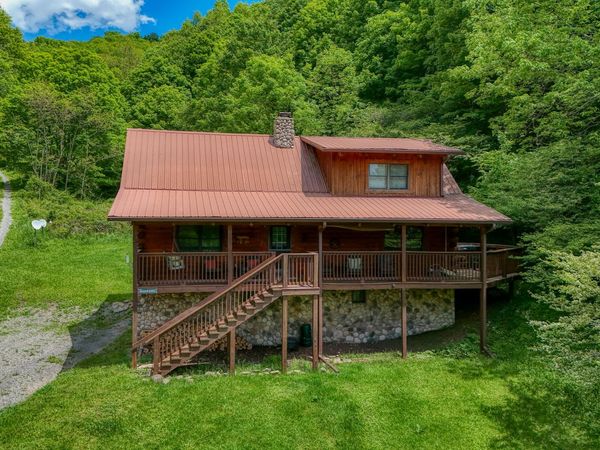 140 The Orchard Lane, Slatyfork, WV 26291