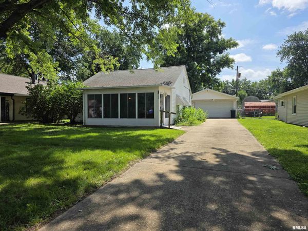 27 PARK Drive, North Pekin, IL 61554