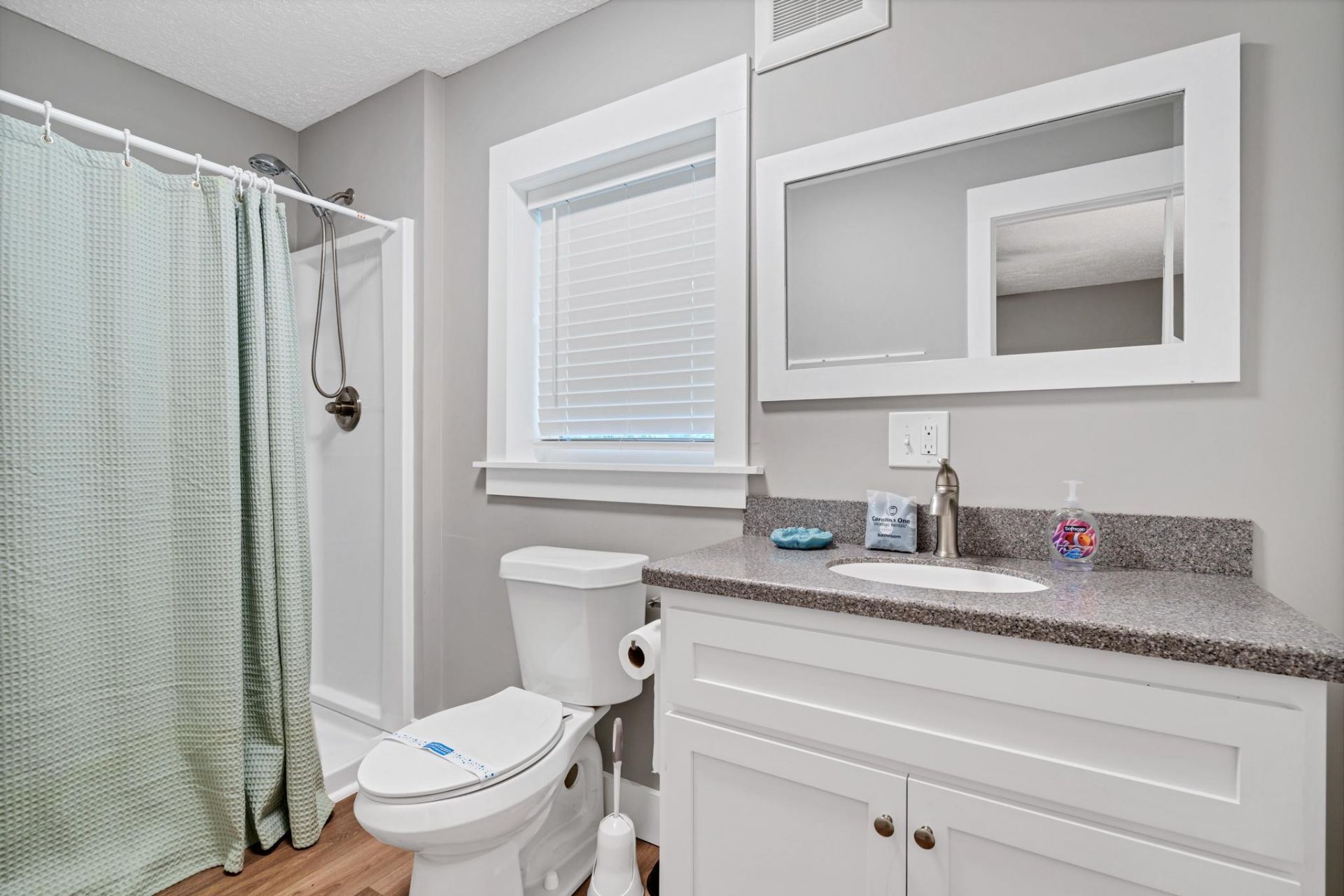 3204 Fort Street Photo 32