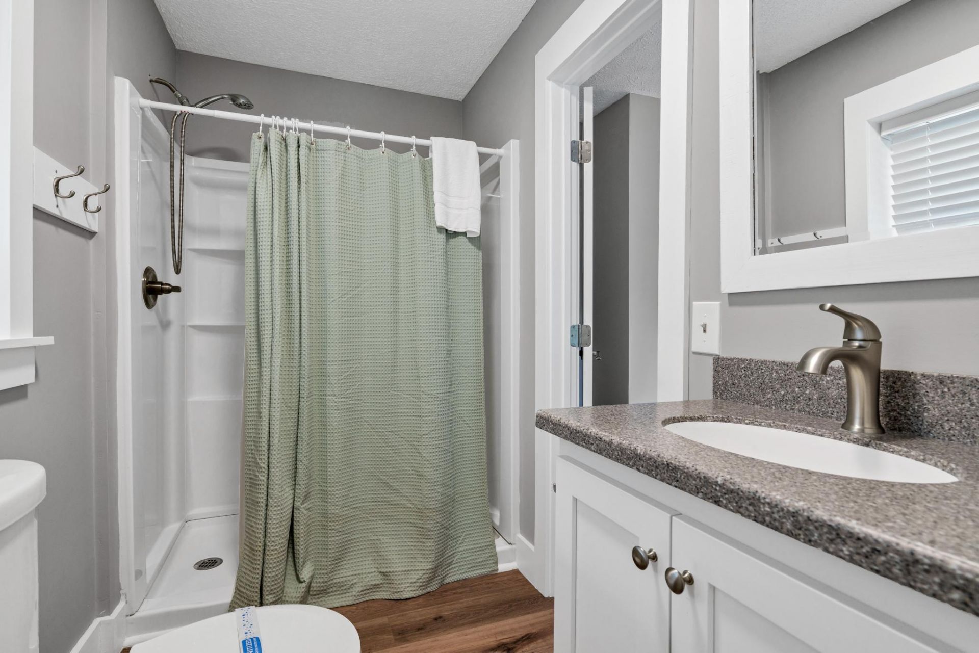 3204 Fort Street Photo 35