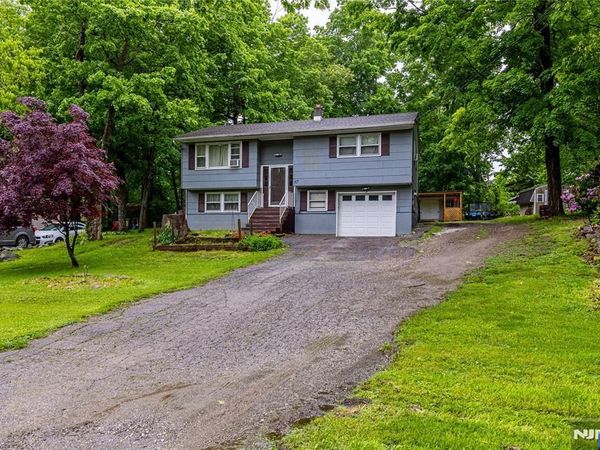 67 Cedar Tree Drive, VERNON, NJ 07422