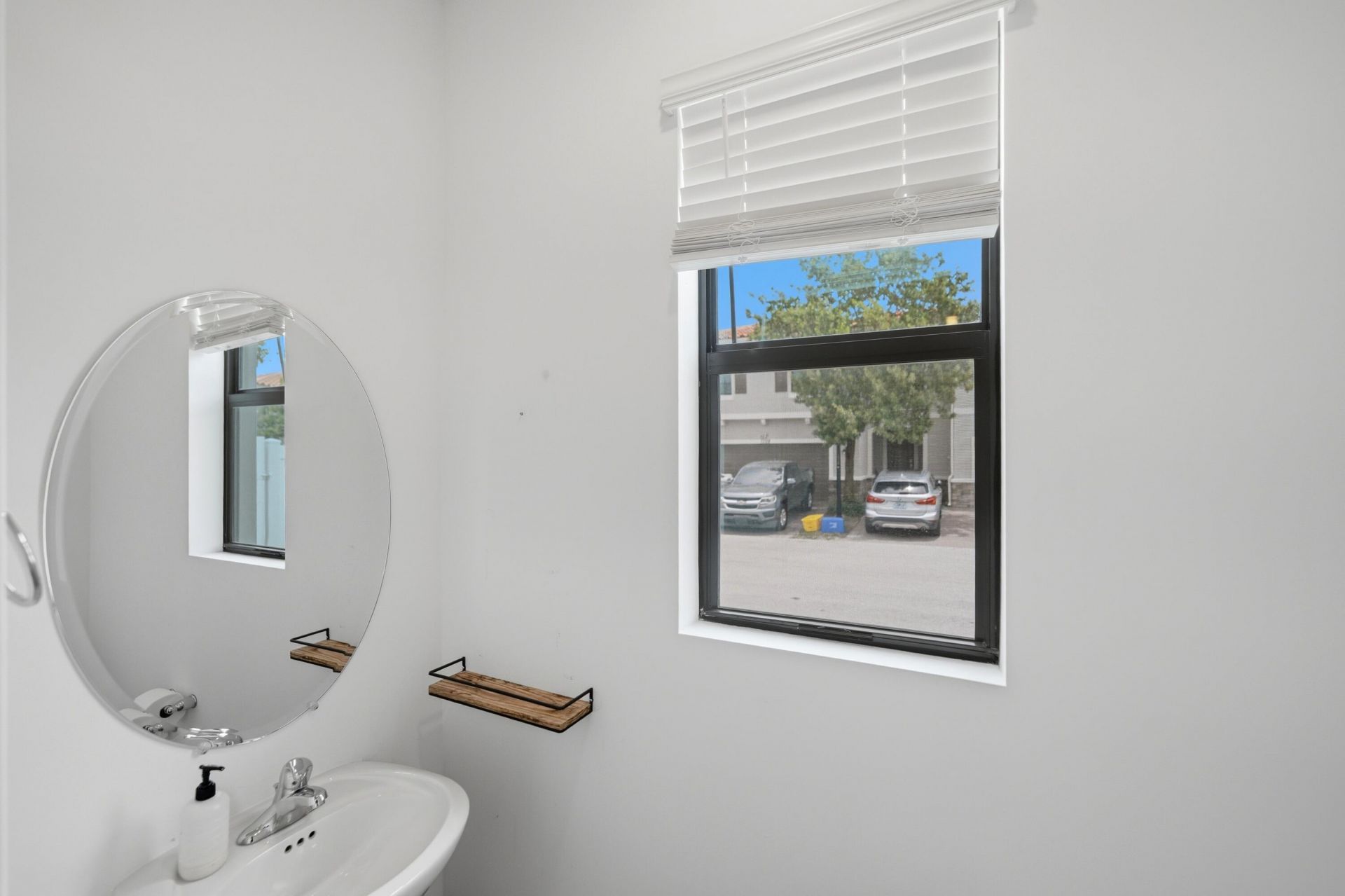 1009 Sweet Briar Lane, Riviera Beach, FL 33410 Photo