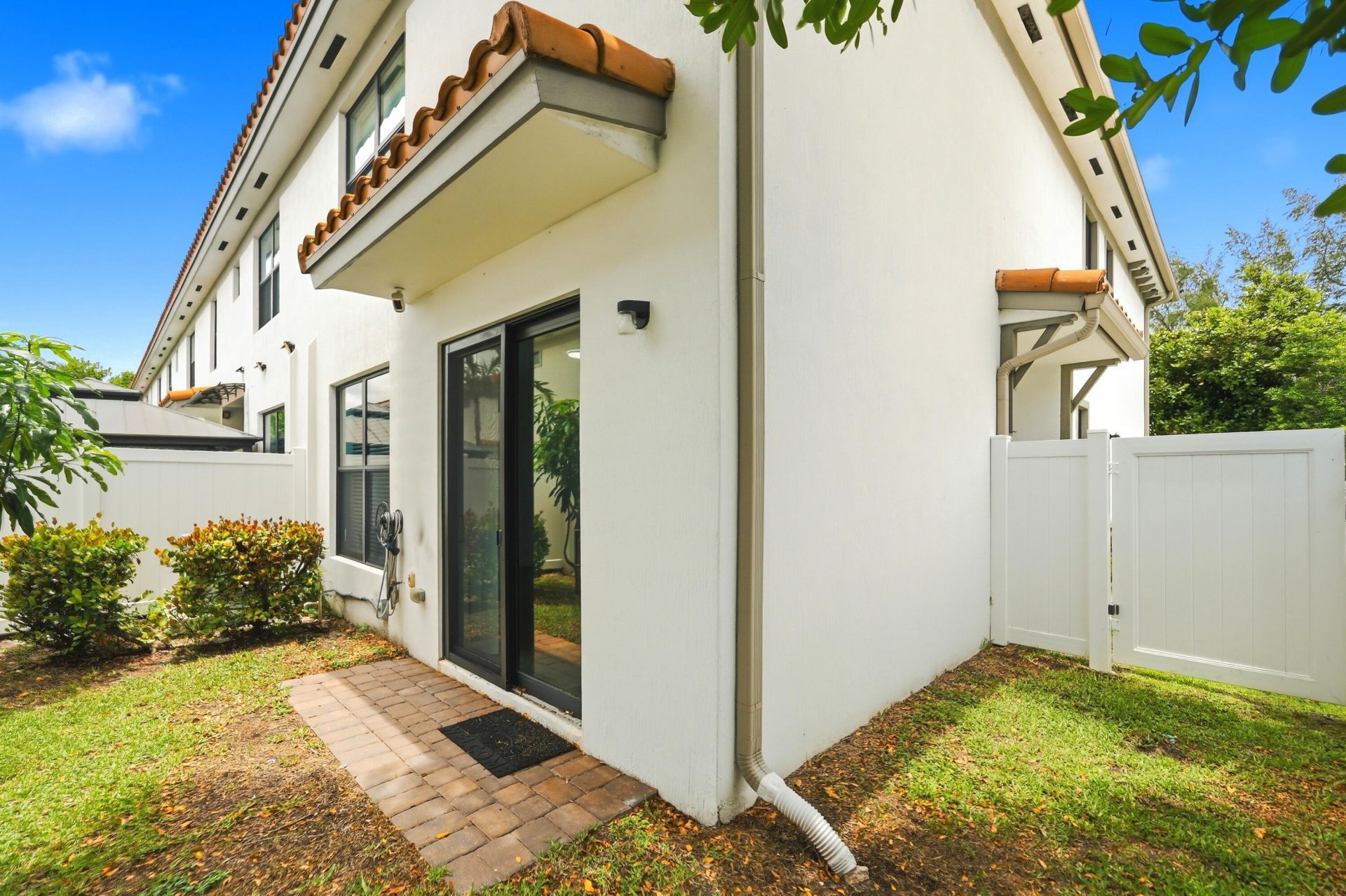 1009 Sweet Briar Lane, Riviera Beach, FL 33410 Photo