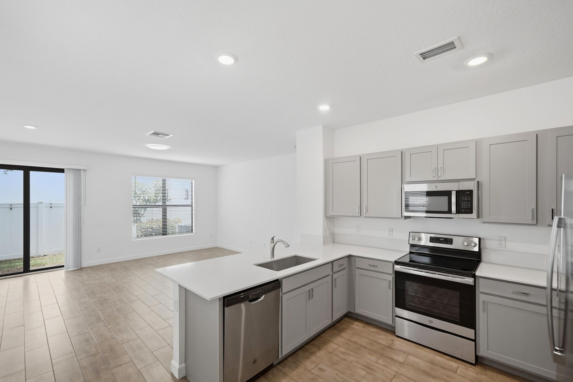1009 Sweet Briar Lane, Riviera Beach, FL 33410 Photo