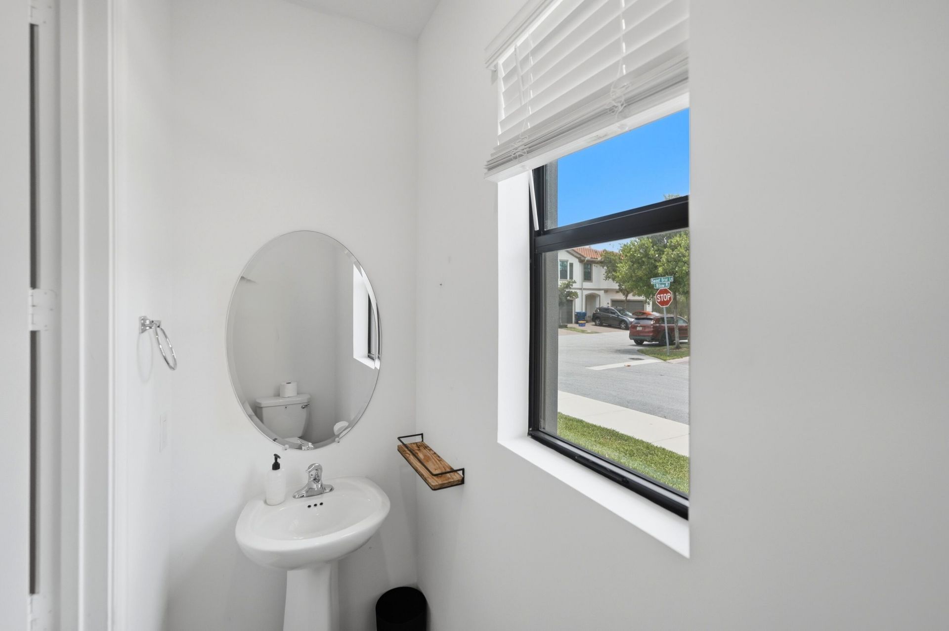 1009 Sweet Briar Lane, Riviera Beach, FL 33410 Photo