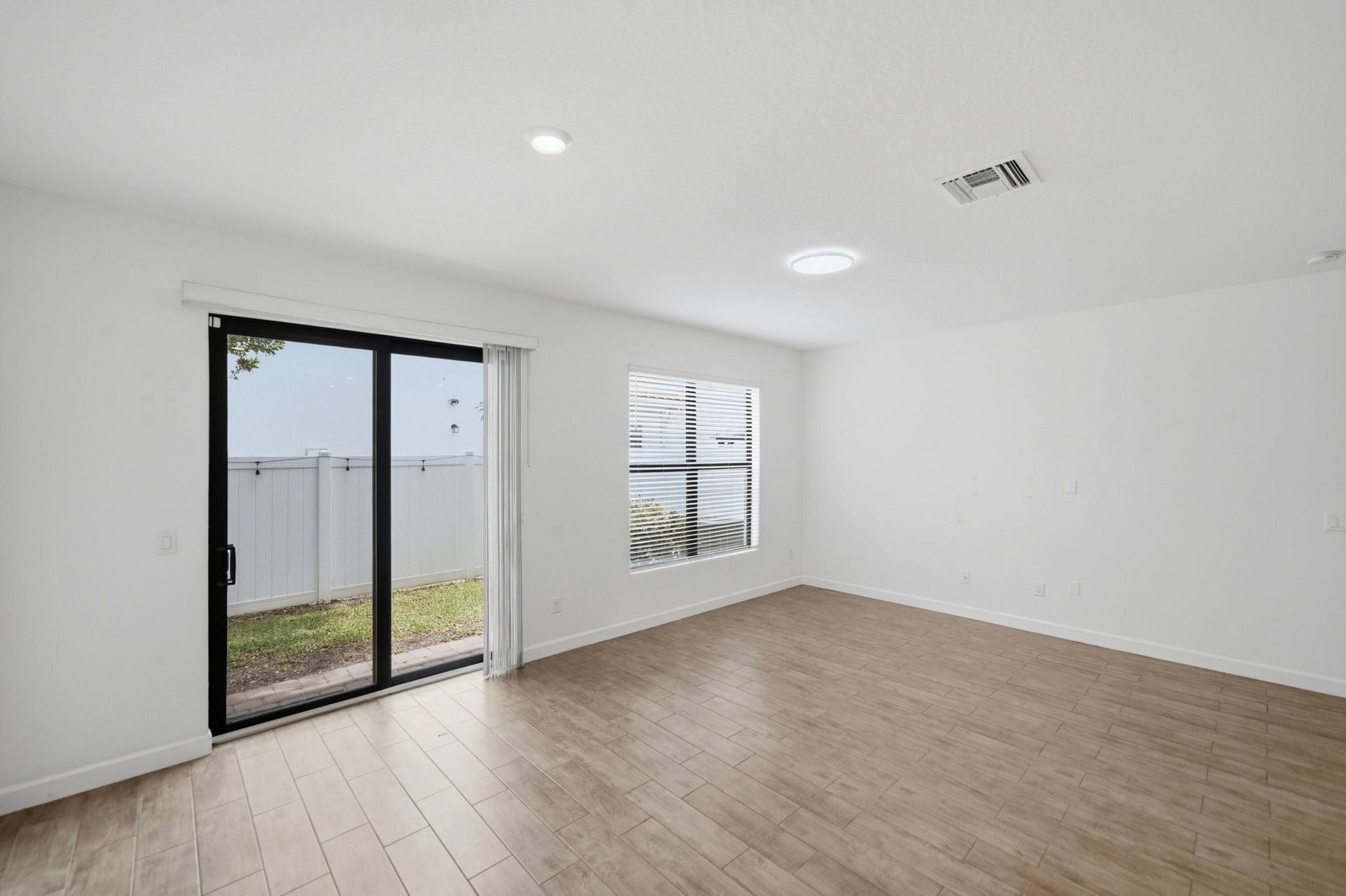 1009 Sweet Briar Lane, Riviera Beach, FL 33410 Photo