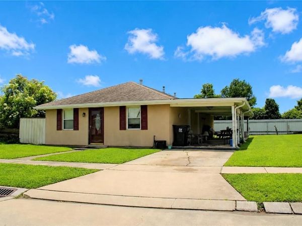 800 E JOSEPHINE Street, Chalmette, LA 70043