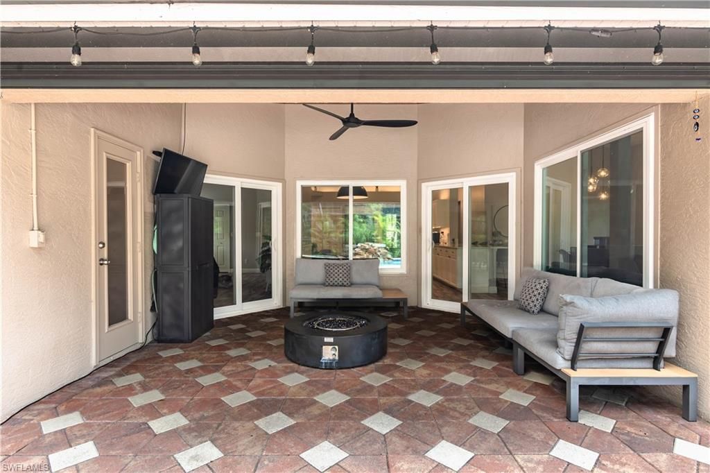 7653 Citrus Hill Ln, Naples, FL 34109 Photo