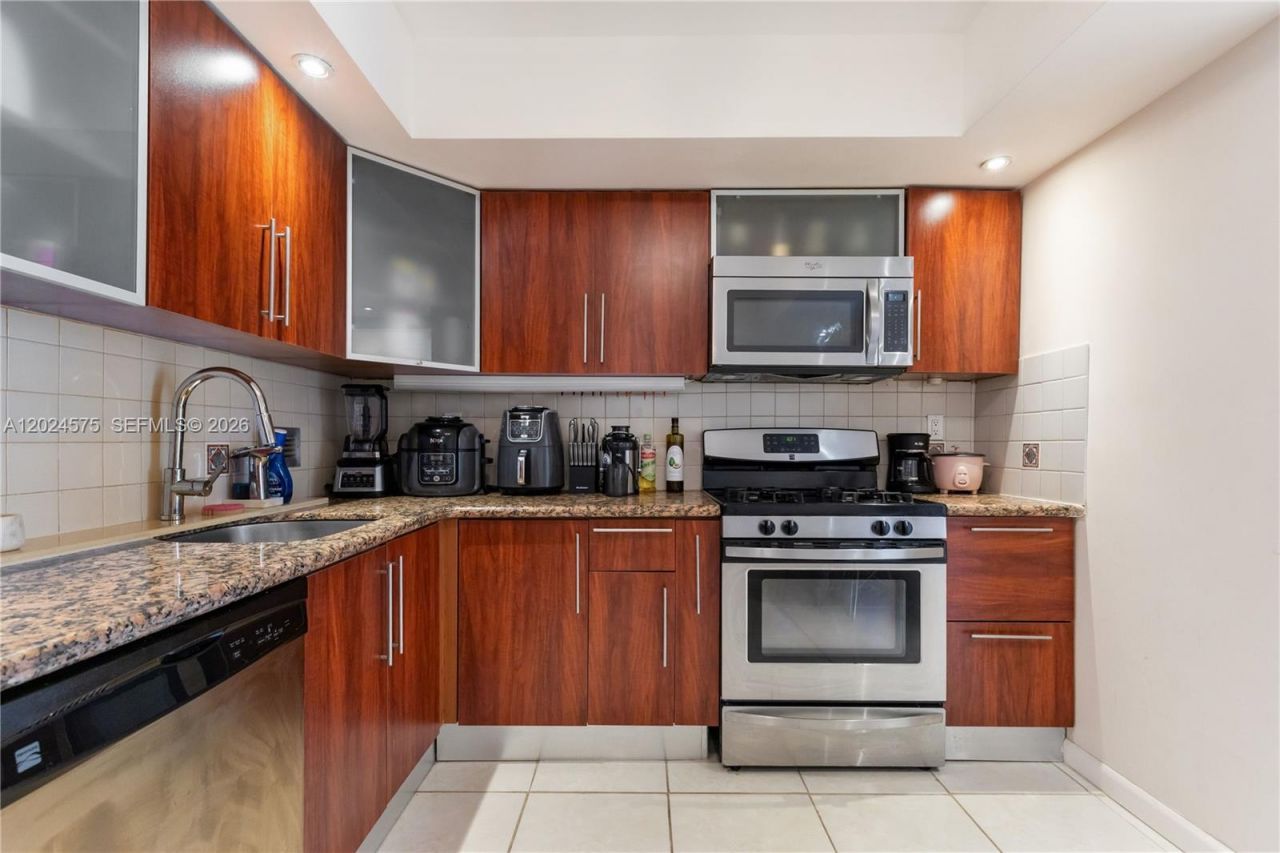 2030 S Ocean Dr, Unit 307, Hallandale Beach, FL 33009 Photo