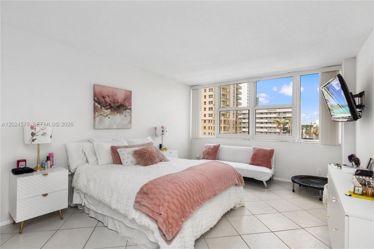 2030 S Ocean Dr, Unit 307, Hallandale Beach, FL 33009 Photo