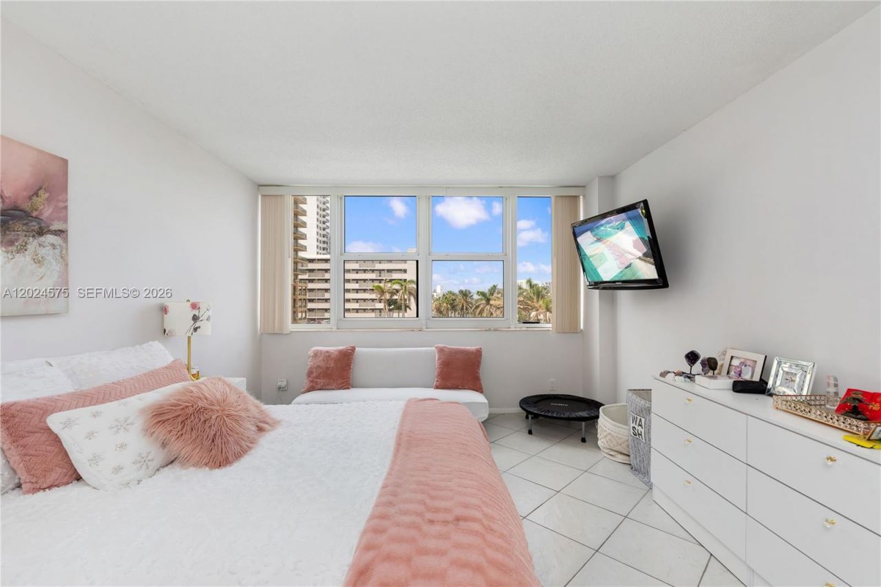 2030 S Ocean Dr, Unit 307, Hallandale Beach, FL 33009 Photo
