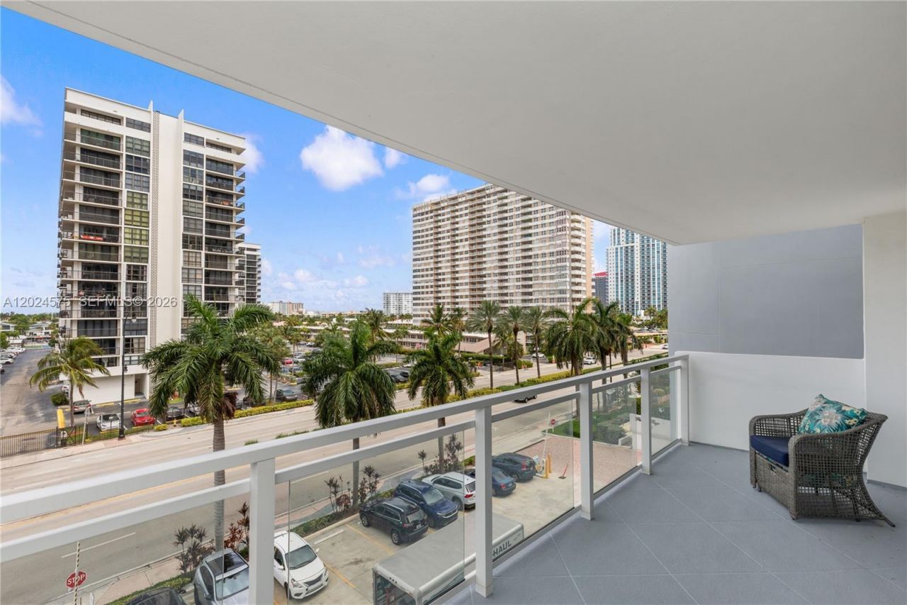 2030 S Ocean Dr, Unit 307, Hallandale Beach, FL 33009 Photo